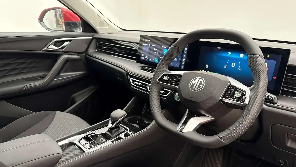 New MG HS SE 224 HP (164 kW) 2026 Red SUV