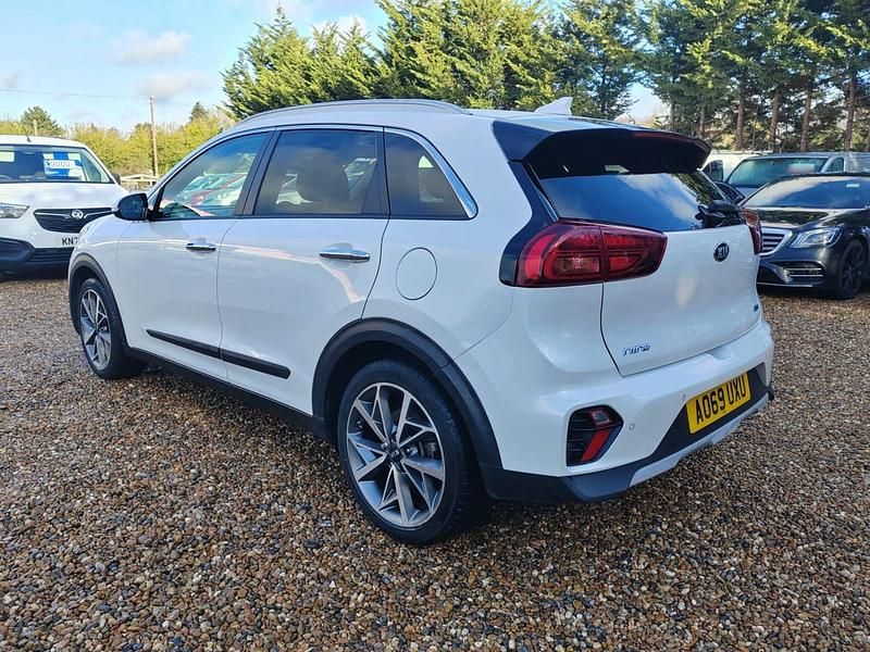 Used Kia Niro 139 HP (102 kW) 2019 White SUV