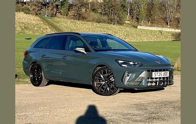 Used Cupra Leon 147 HP (108 kW) 2025 Blue Estate