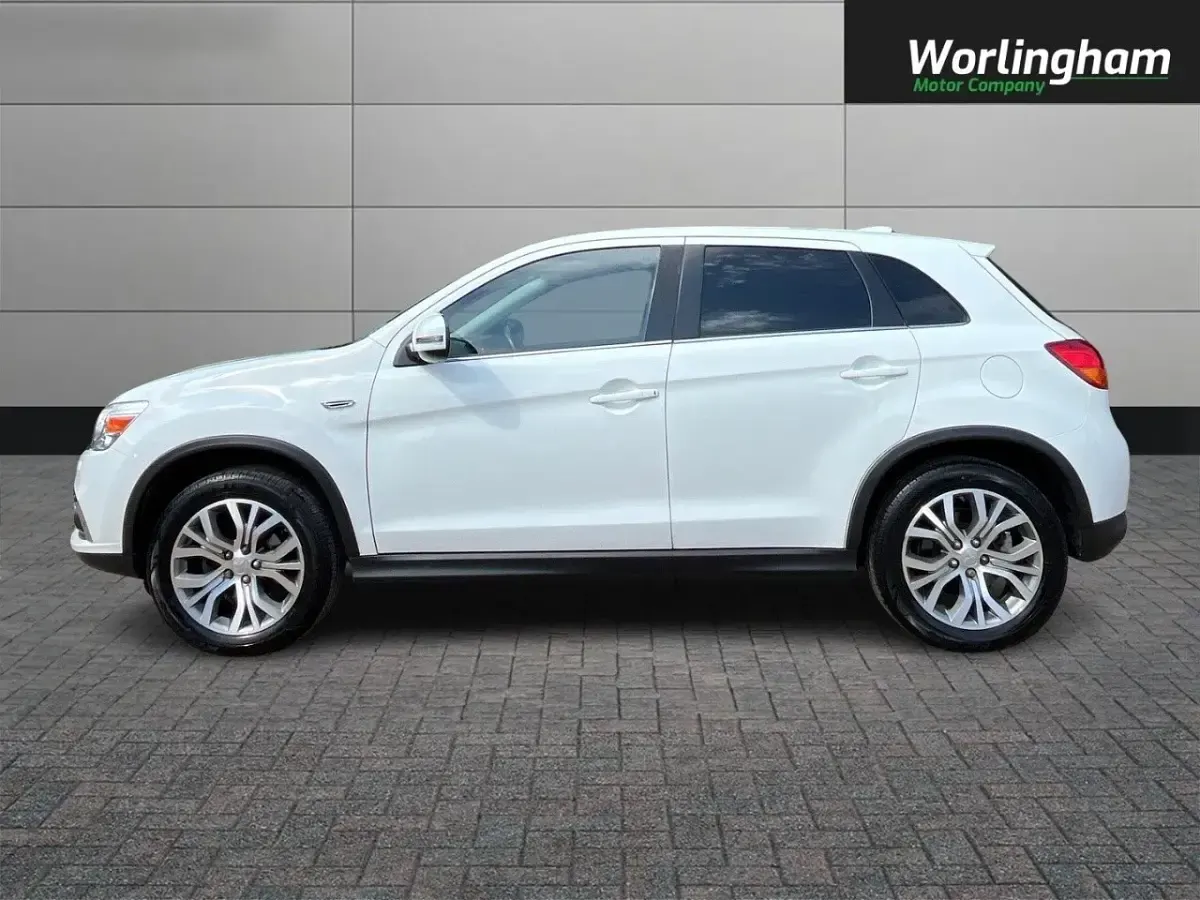 Used Mitsubishi ASX 117 HP (86 kW) 2017 White SUV