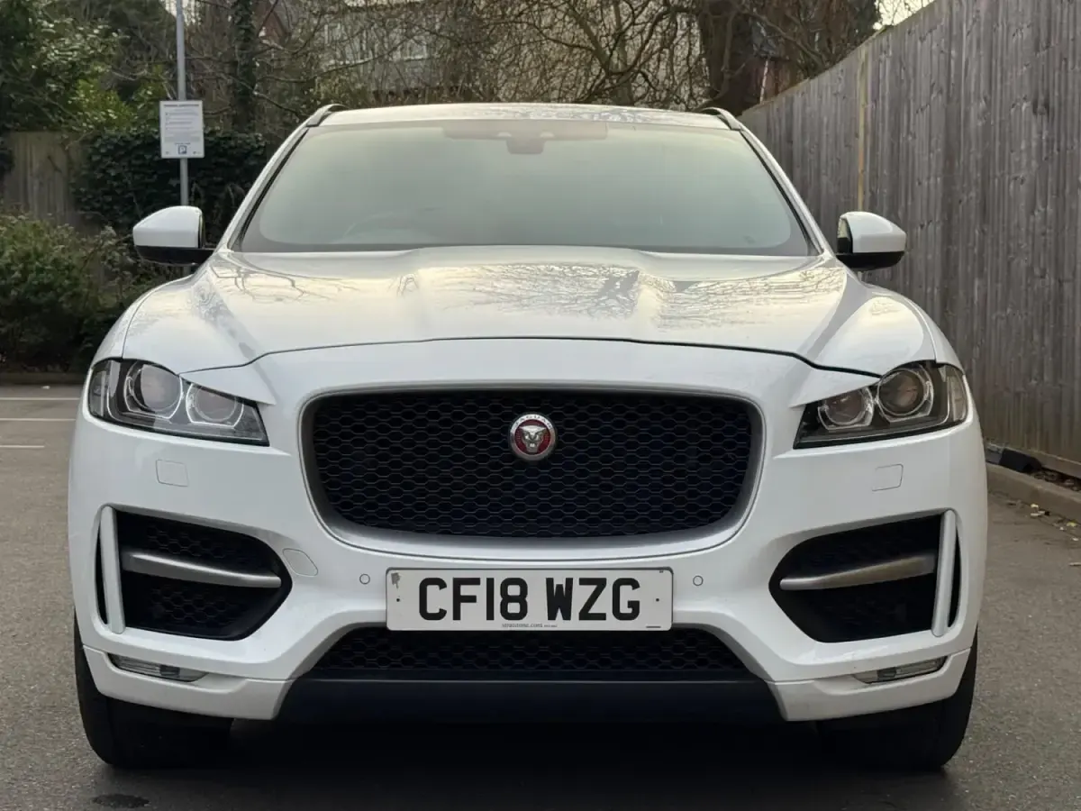 Second-hand Jaguar F-Pace R-Sport 180 CP (132 kW) 2018 Alb SUV