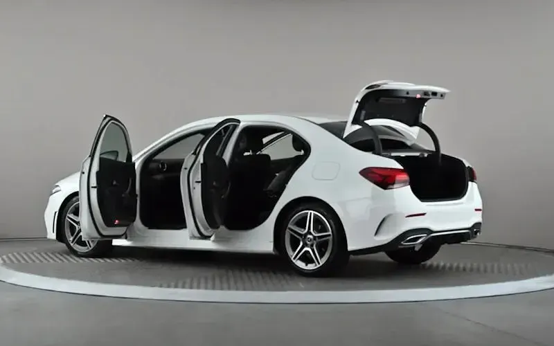 Used Mercedes A180 Executive 116 HP (85 kW) 2020 White Sedan