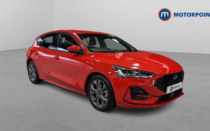 Used Ford Focus ST-Line 155 HP (114 kW) 2025 Red Hatchback