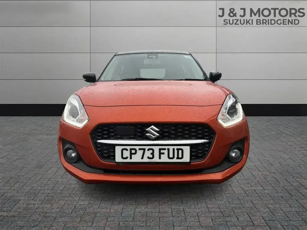 Używany Suzuki Swift SZ5 83 KM (61 kW) 2023 Pomarańczowy Hatchback