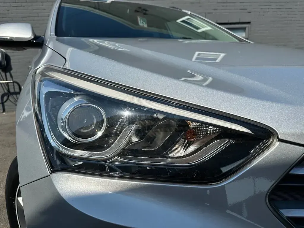 Used Hyundai Santa Fe Premium 200 HP (147 kW) 2017 Silver SUV