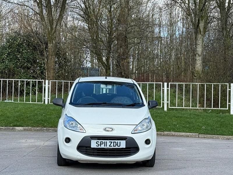 Used Ford Ka Studio 69 HP (50 kW) 2011 White Hatchback