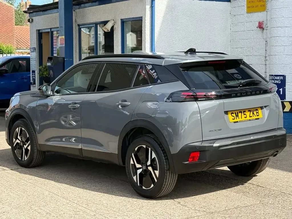 Used Peugeot 2008 Allure 100 HP (73 kW) 2026 Grey SUV