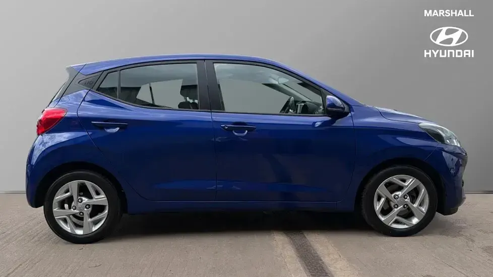 Used Hyundai i10 SE 84 HP (61 kW) 2023 Blue Hatchback