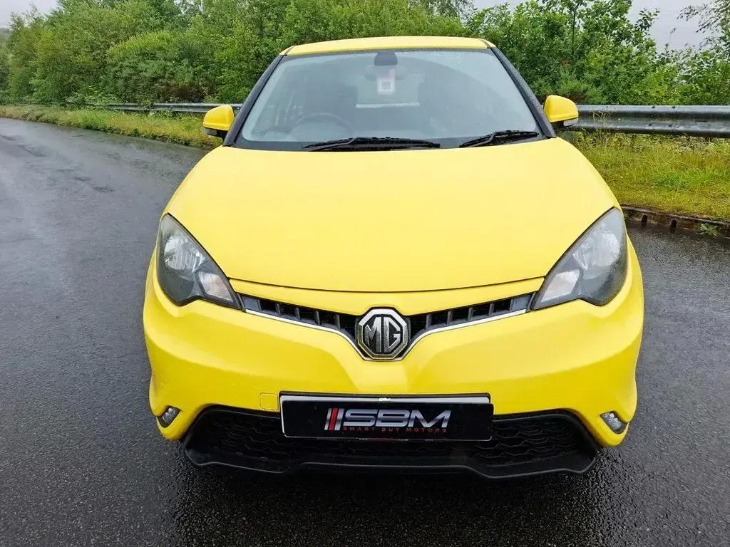 Used MG MG3 106 HP (77 kW) 2016 Yellow Hatchback