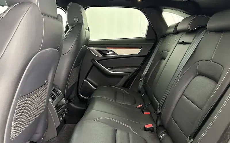 Used Jaguar F-Pace R-Dynamic 204 HP (150 kW) 2024 SUV