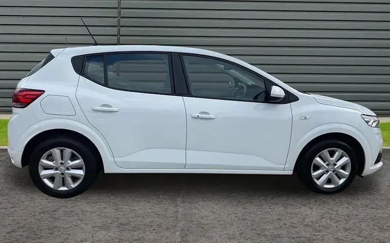 Used Dacia Sandero Comfort 91 HP (66 kW) 2021 White Hatchback