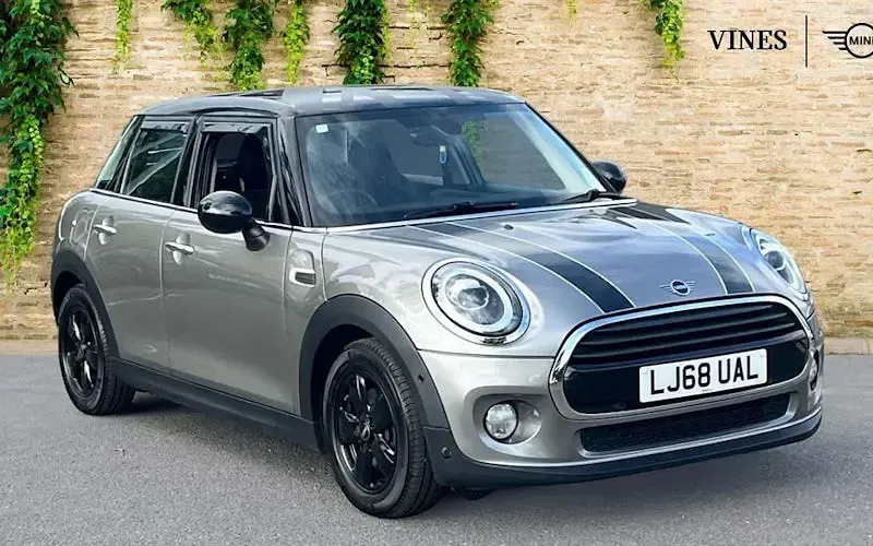 Used Mini Cooper Classic 136 HP (100 kW) 2020 Hatchback