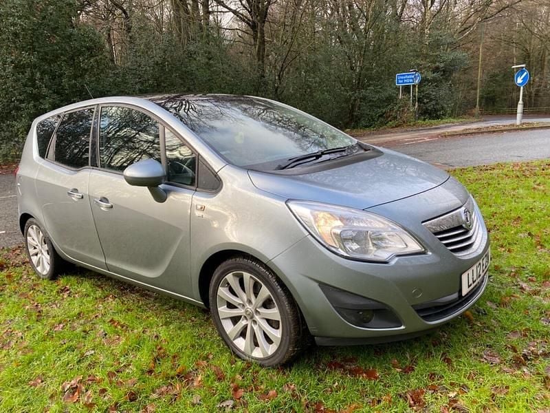 Used Vauxhall Meriva 140 HP (102 kW) 2012 Silver MPV