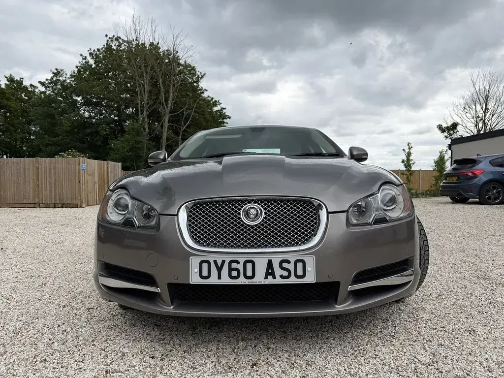 Używany Jaguar XF Portfolio 275 KM (202 kW) 2010 Szary Sedan/Limuzyna