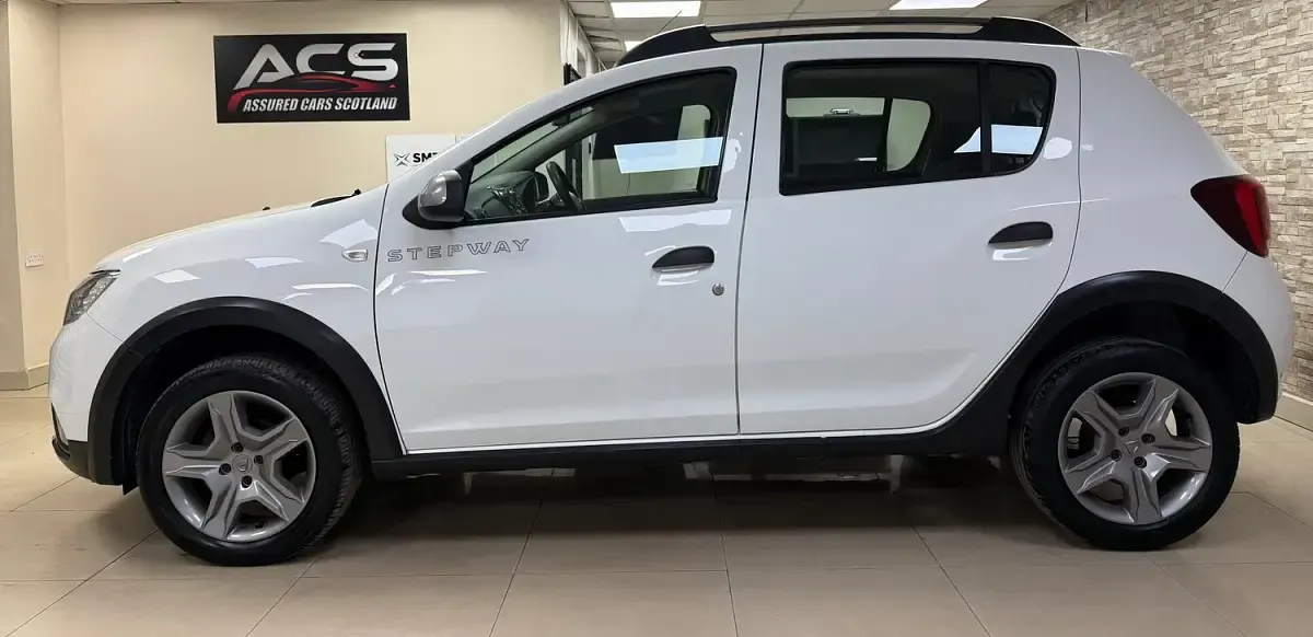 Used Dacia Sandero Ambiance 2017 White Hatchback