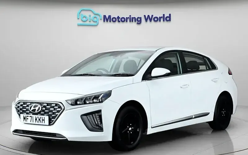 Used Hyundai Ioniq Premium 141 HP (103 kW) 2021 White Hatchback