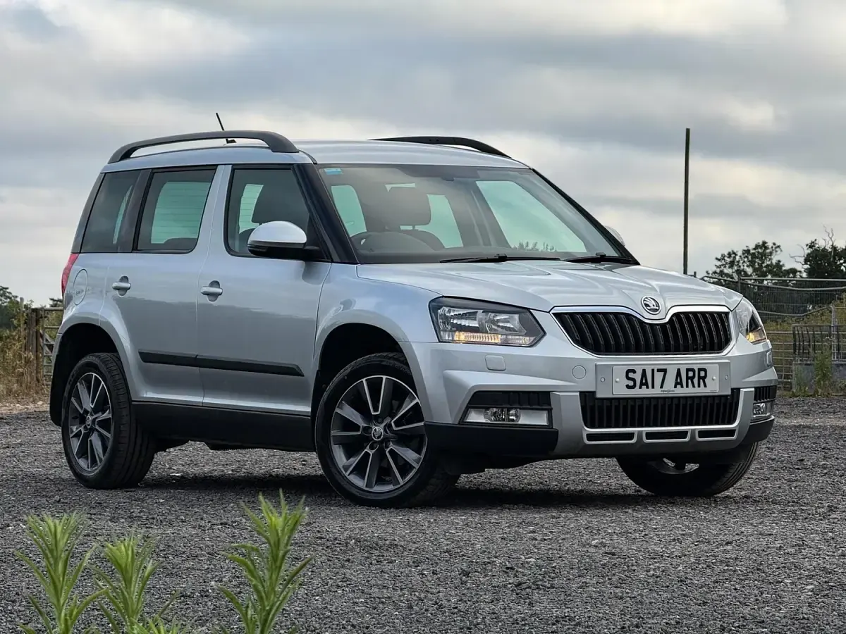 Used Skoda Yeti SE Drive 110 HP (80 kW) 2017 Silver SUV