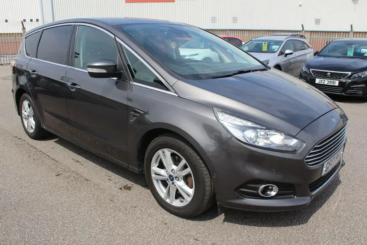 Used Ford S-MAX Titanium 150 HP (110 kW) 2017 Grey MPV