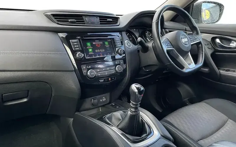 Used Nissan X-Trail N-Connecta 150 HP (110 kW) 2020 Silver SUV