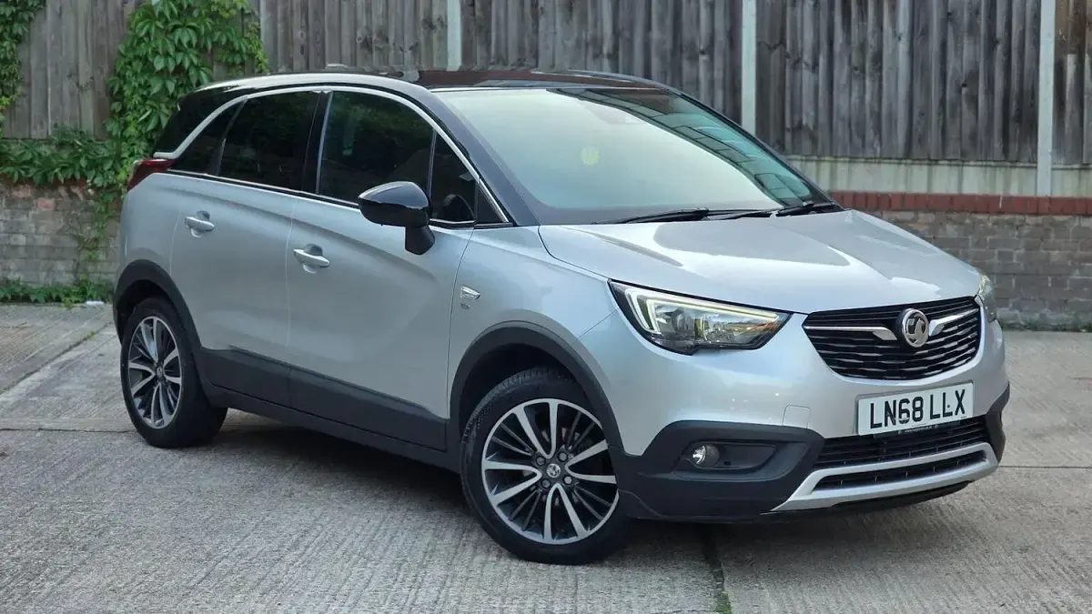 Used Vauxhall Crossland X Elite 99 HP (72 kW) 2018 Silver SUV