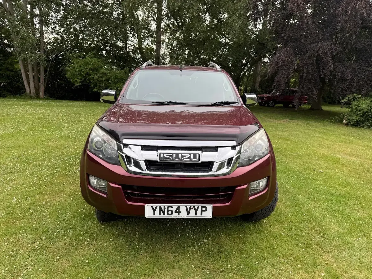 Used Isuzu D-Max 2014 Red Pickup