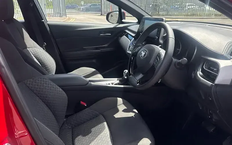Used Toyota C-HR 122 HP (89 kW) 2023 Red SUV