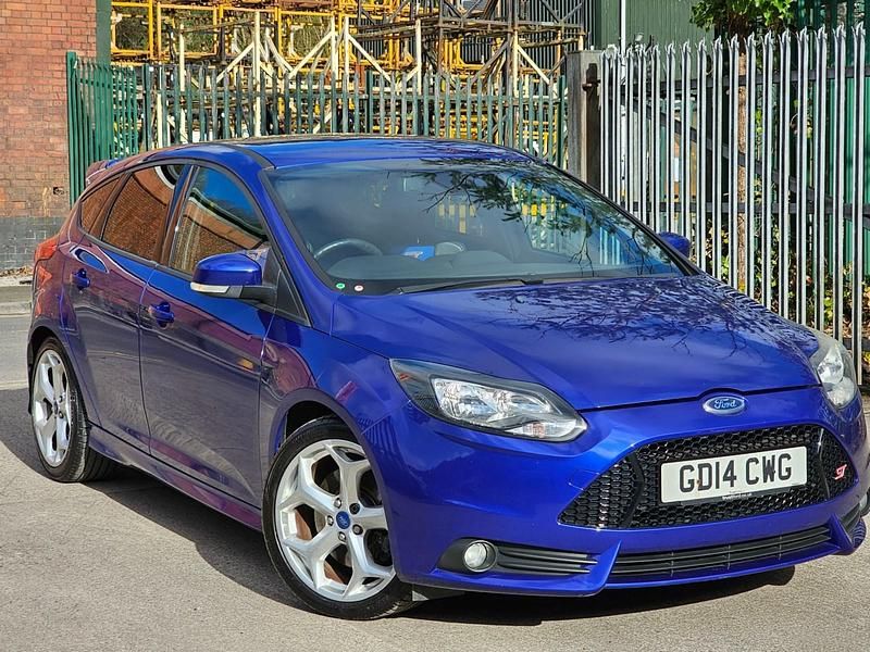 Used Ford Focus ST 250 HP (183 kW) 2014 Blue Hatchback