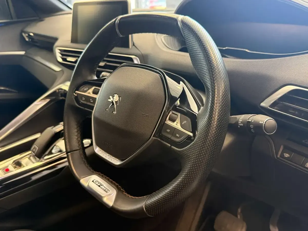 Used Peugeot 5008 Premium 2020 Green SUV