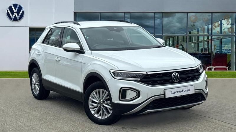 Used VW T-Roc Life 150 HP (110 kW) 2023 Pure white SUV