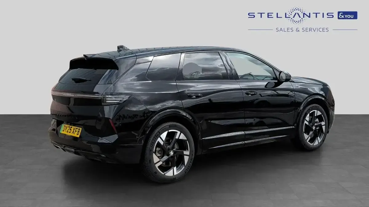 Used Vauxhall Grandland Ultimate 154 kW (210 HP) 2025 Black SUV
