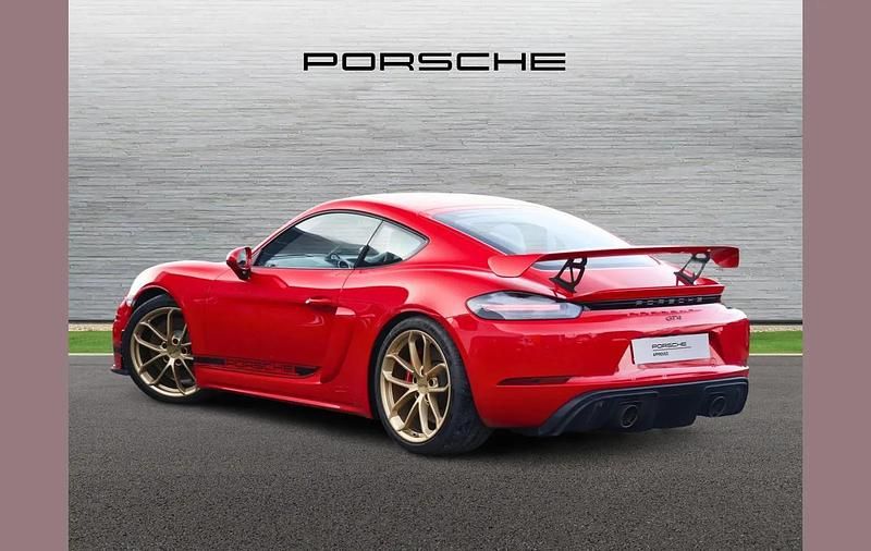 Used Porsche Cayman GT4 414 HP (304 kW) 2021 Red Coupe