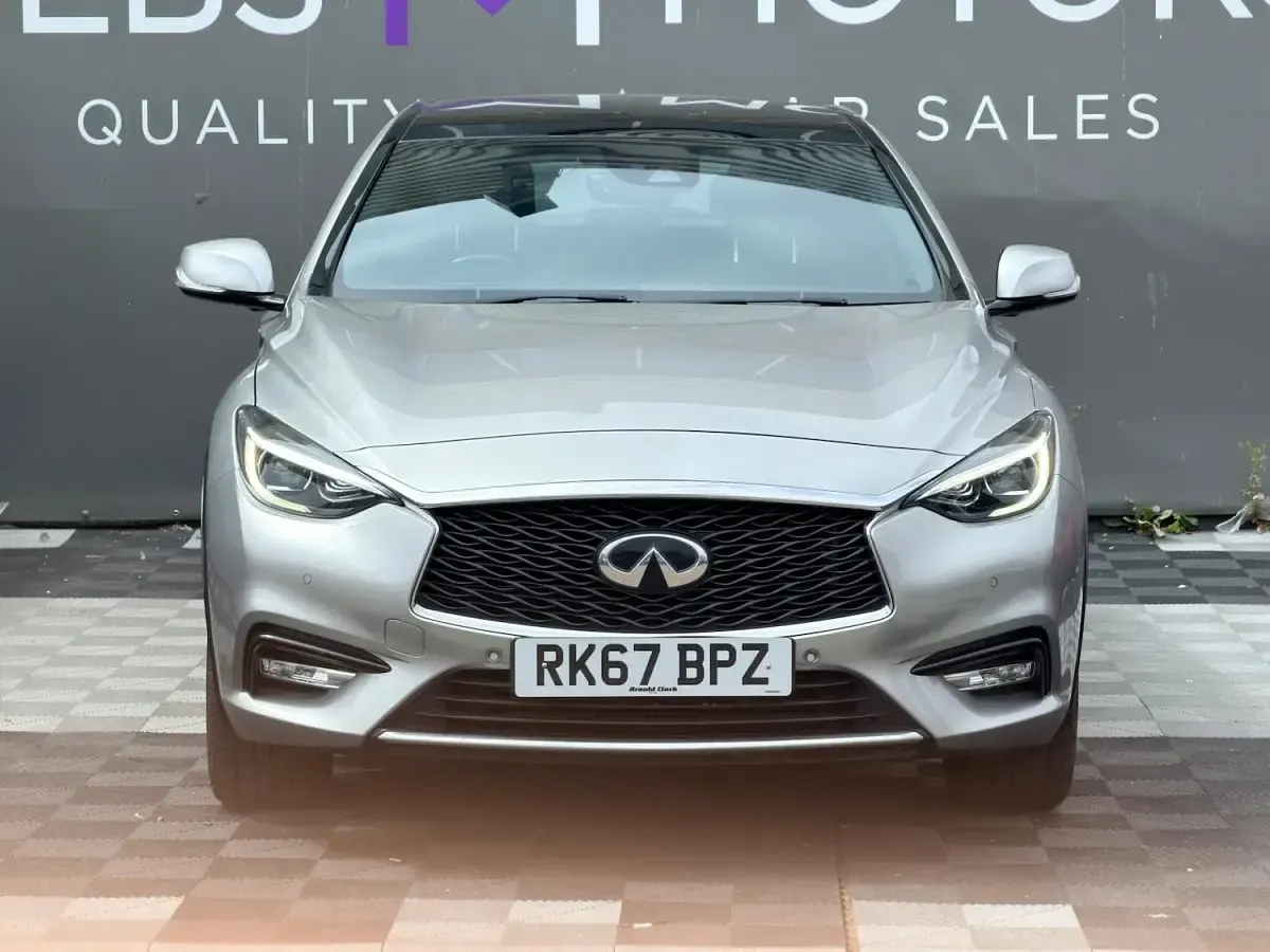 Used Infiniti Q30 Premium 2017 Silver Hatchback