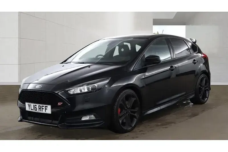 Used Ford Focus ST 185 HP (136 kW) 2016 Black Hatchback