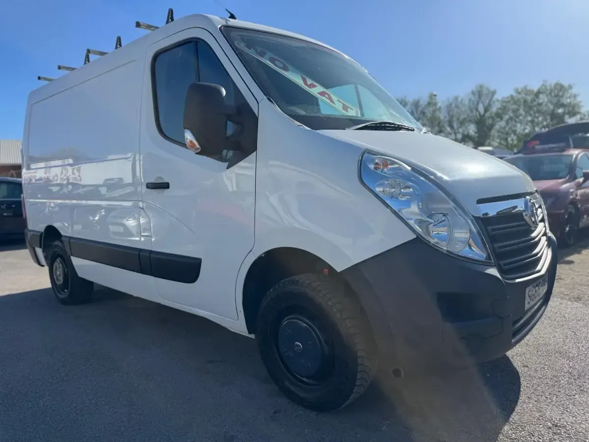 Second-hand Vauxhall Movano 110 CP (80 kW) 2016 Alb Monovolum