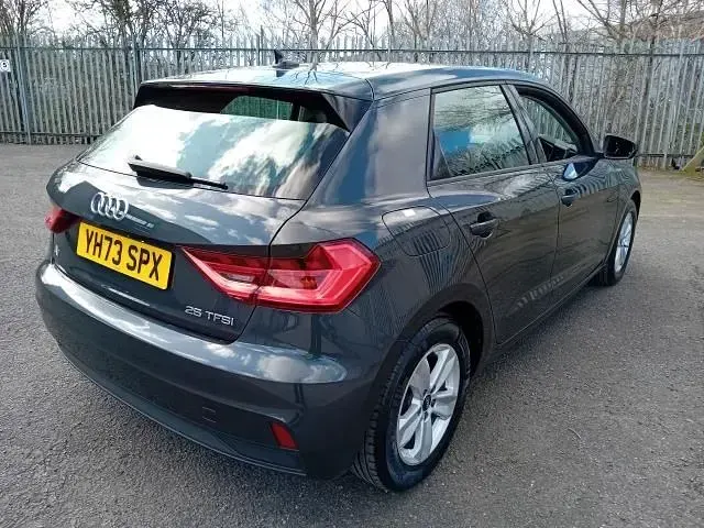 Używany Audi A1 2023 Szary SUV