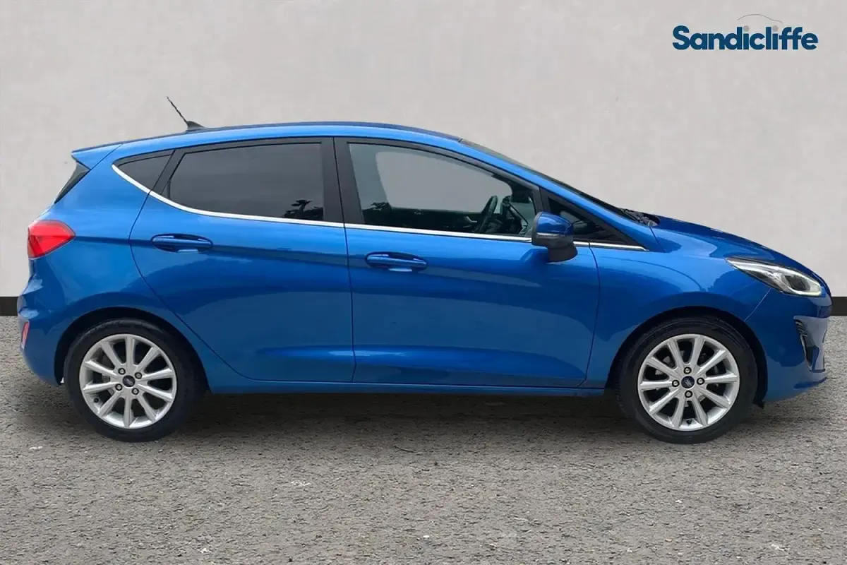 Used Ford Fiesta Titanium 125 HP (91 kW) 2021 Blue Hatchback