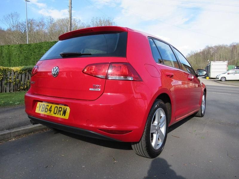 Used VW Golf VII Match 105 HP (77 kW) 2014 Red Hatchback