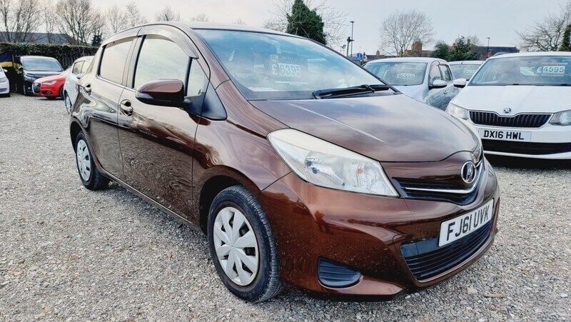 White Used 2012 Toyota Yaris Hatchback | £5,795 (Good price) - Image 1/4