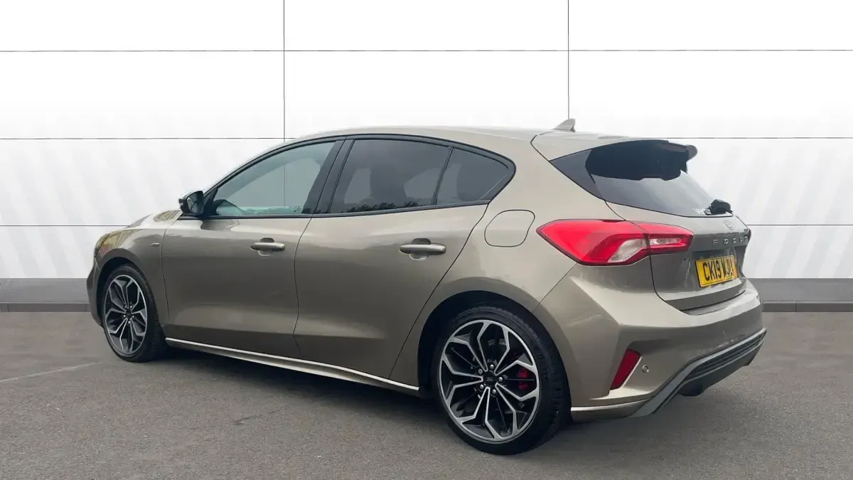 Used Ford Focus ST-Line X 125 HP (91 kW) 2019 Silver Hatchback
