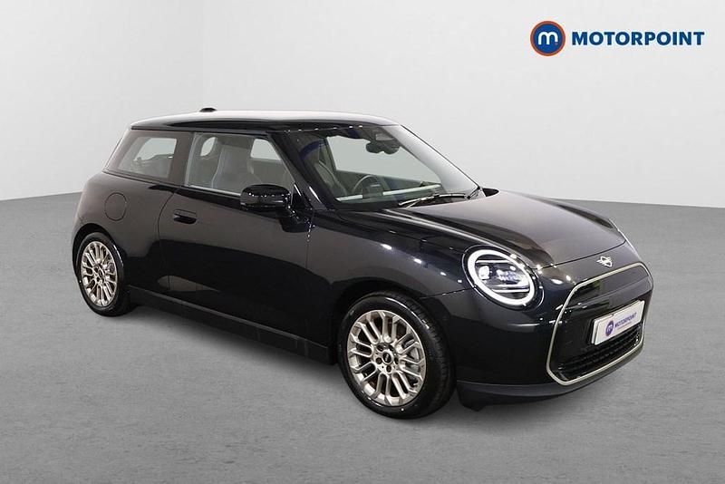 Black New 2025 Mini Cooper Exclusive Hatchback | £24,349 (A bit pricey) - Image 1/4