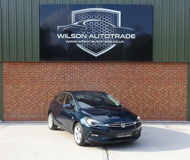 Used Vauxhall Astra SRi 150 HP (110 kW) 2018 Green Hatchback