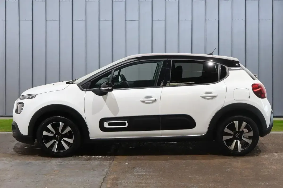 Used Citroën C3 PureTech 82 HP (60 kW) 2024 White Hatchback