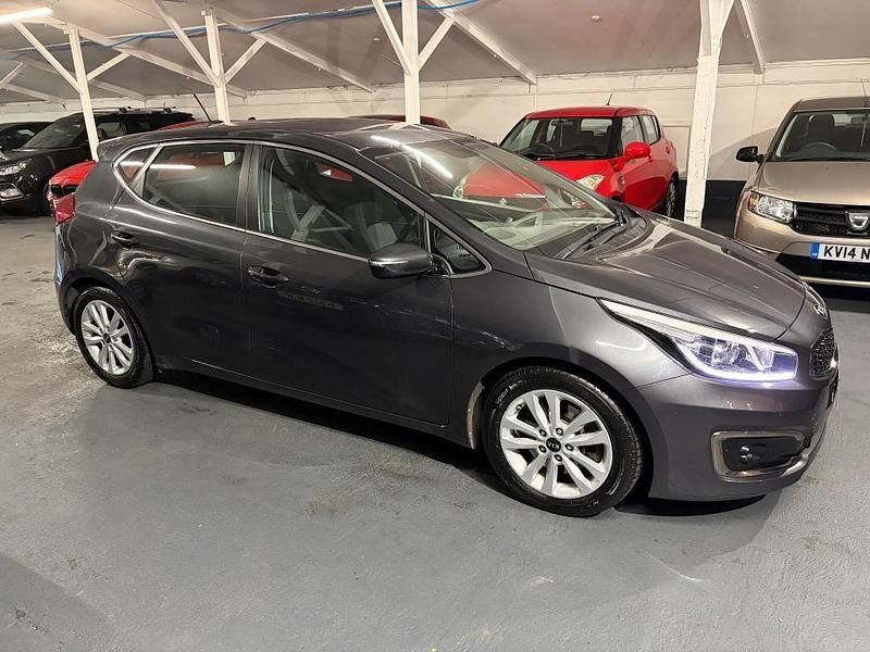 Silver Used 2016 Kia Ceed Hatchback | £4,990 (Good price) - Image 1/4