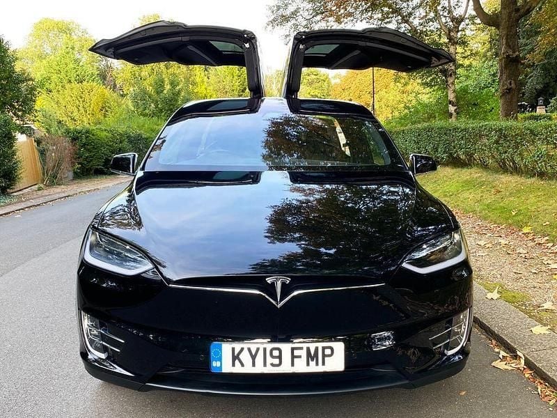 Black Used 2019 Tesla Model X SUV | £26,995 (Expensive) - Image 1/4