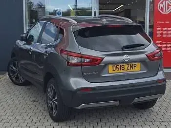 Used Nissan Qashqai N-Connecta 110 HP (80 kW) 2018 Grey SUV
