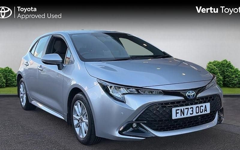 Used 2025 Toyota Corolla Hatchback | £21,251 (Good price) - Image 1/4