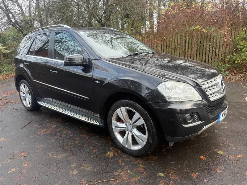 Black Used 2011 Mercedes ML350 SUV | £5,995 (Good price) - Image 1/4