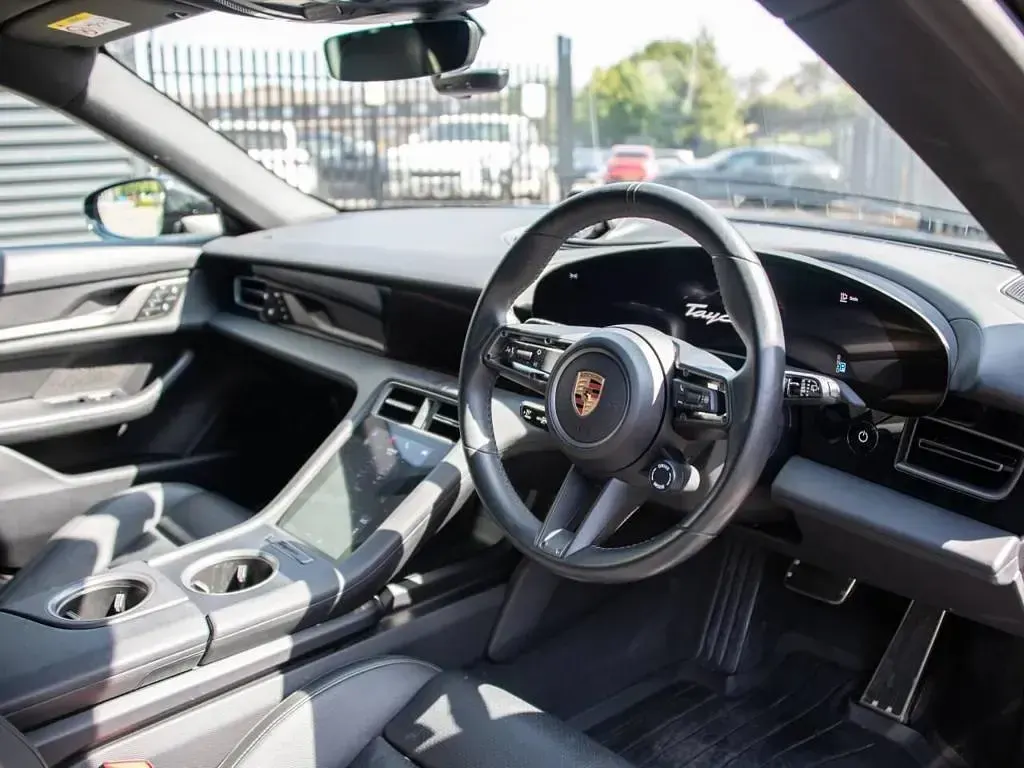 Used Porsche Taycan 4 Cross Turismo Cross Turismo 105 kW (143 HP) 2024 Estate