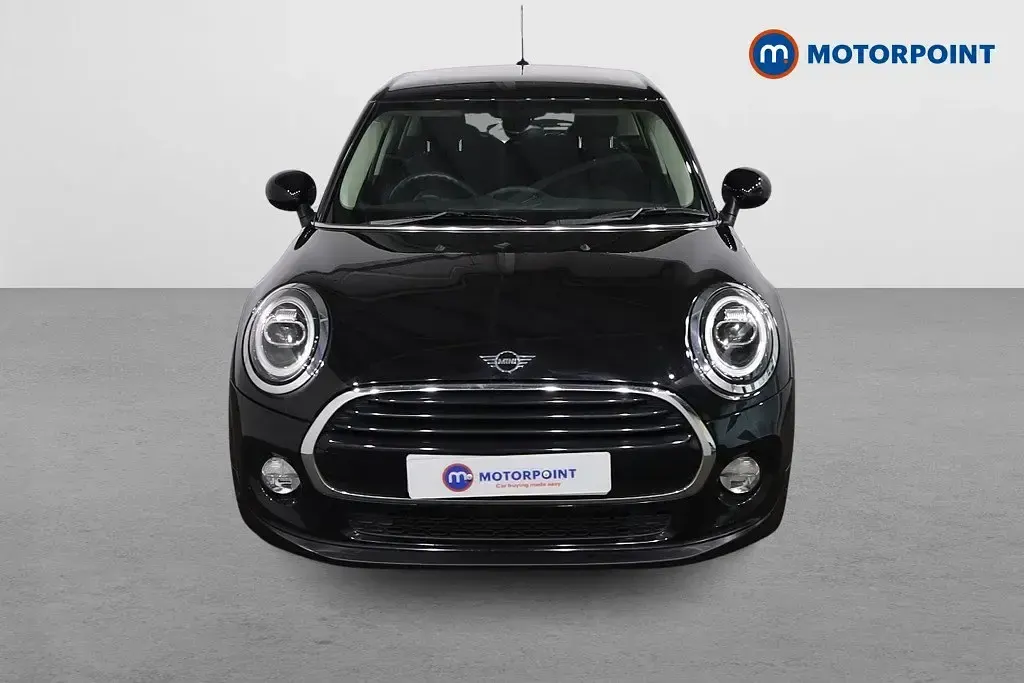 Begagnad Mini Cooper Classic 136 HK (100 kW) 2019 Svart Halvkombi