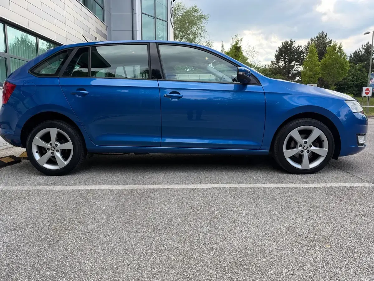 Used Skoda Rapid SE 90 HP (66 kW) 2017 Blue Hatchback
